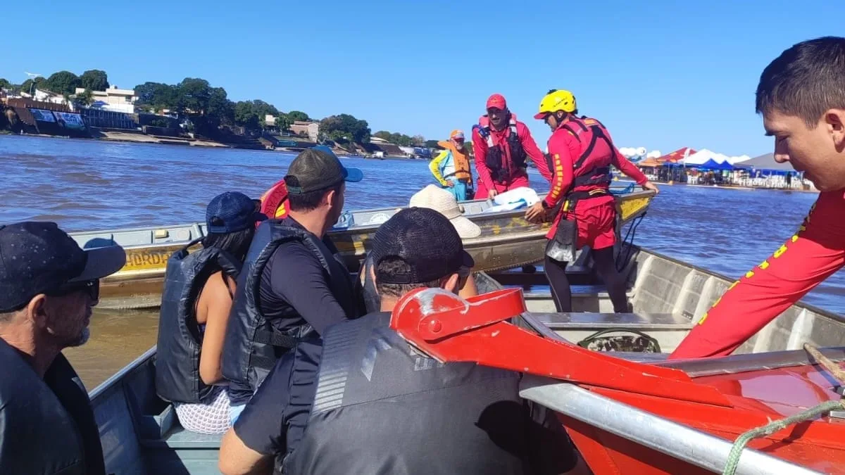 embarcacoes-colidem-no-rio-araguaia,-em-aruana