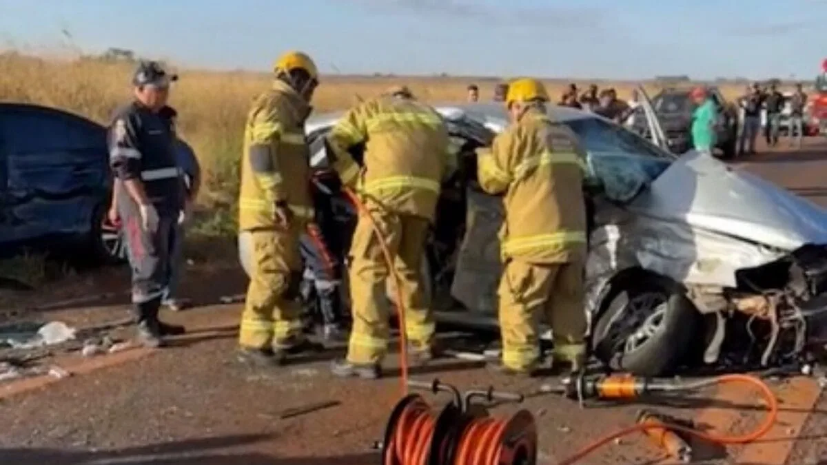 ultrapassagem-proibida-seguida-de-colisao-frontal-deixa-5-feridos-na-go-210