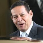 mourao-sobre-apoio-de-trump-a-bolsonaro:-“nao-venha-meter-o-bedelho”