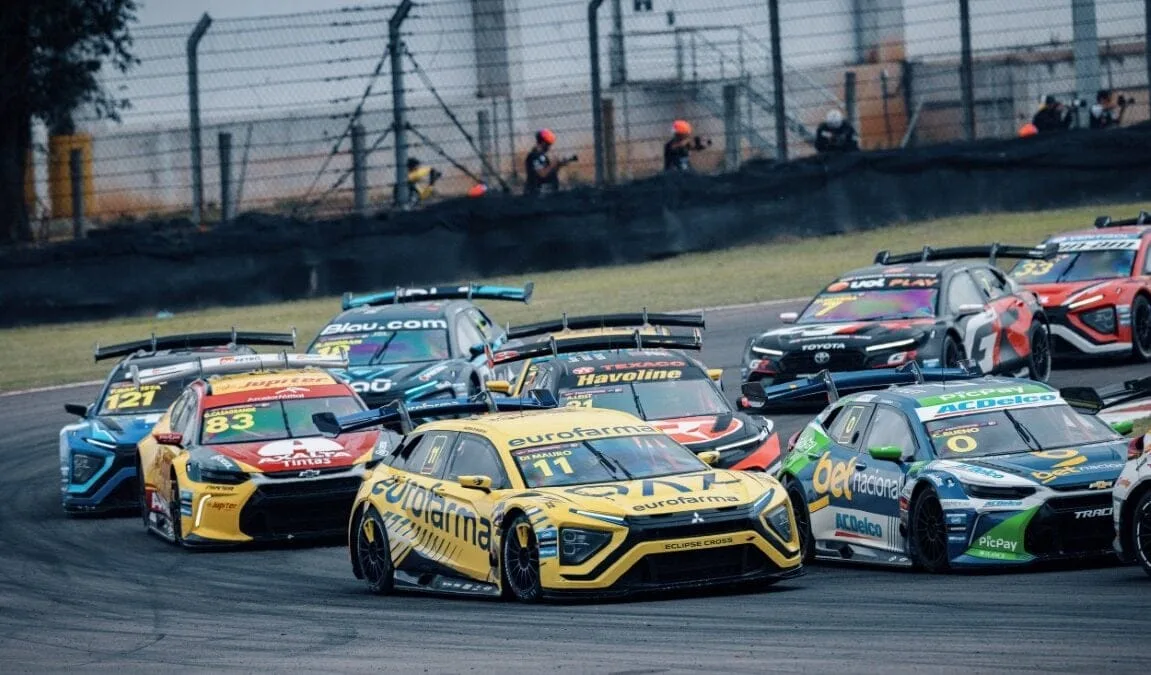 stock-car-retoma-temporada-2025-com-31-suvs-em-acao-apos-treinos-extras-no-velocitta