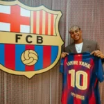 lamine-yamal-renova-com-o-barcelona-e-recebe-camisa-10-do-clube
