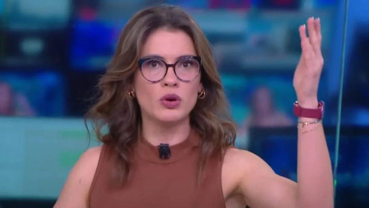 apresentadora-da-cnn-chama-bolsonaro-de-“bozo”-ao-vivo;-video