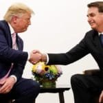 bolsonaro-diz-que-e-‘pai-do-pix’-e-‘pede’-passaporte-para-negociar-tarifaco-com-trump