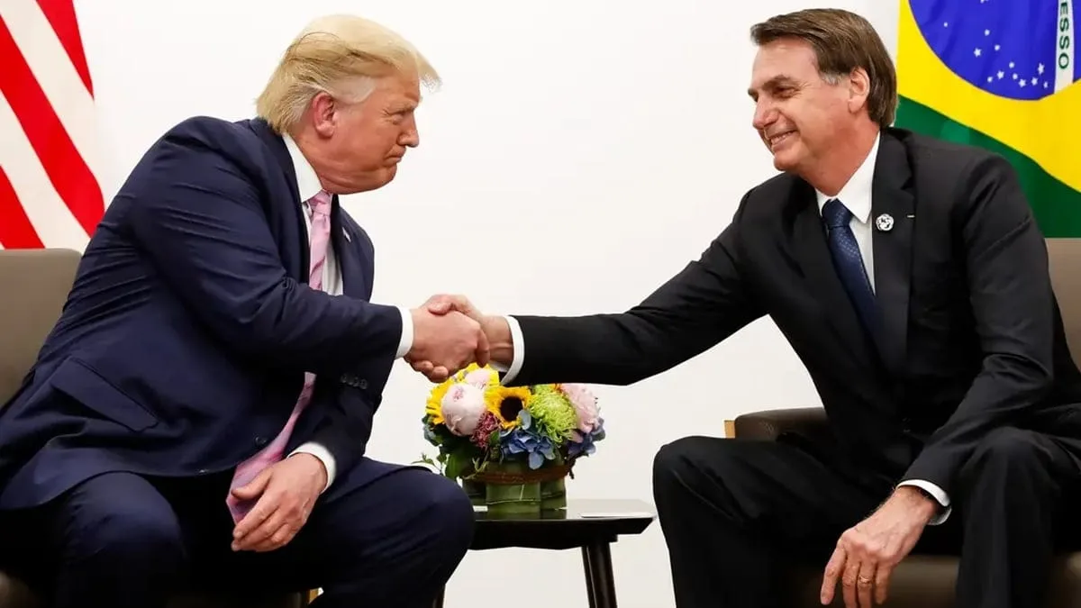 bolsonaro-diz-que-e-‘pai-do-pix’-e-‘pede’-passaporte-para-negociar-tarifaco-com-trump
