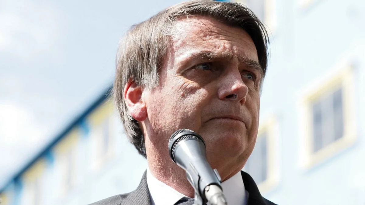 ao-tse,-bolsonaro-declara-nao-ter-dinheiro-em-casa-desde-2006