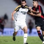 em-confronto-direto,-atletico-e-derrotado-pelo-criciuma-e-perde-chance-de-encostar-no-g4