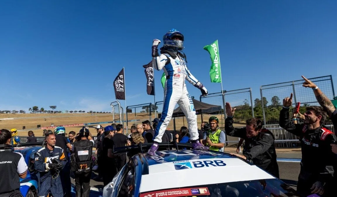 enzo-elias-da-primeira-vitoria-a-scuderia-bandeiras-em-corrida-sprint-emocionante-no-velocitta