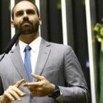 eduardo-bolsonaro-encerra-licenca-e-pode-ser-alvo-de-cassacao-caso-nao-retorne-ao-mandato