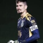 tadeu-brilha-com-gols-e-assistencias-no-goias