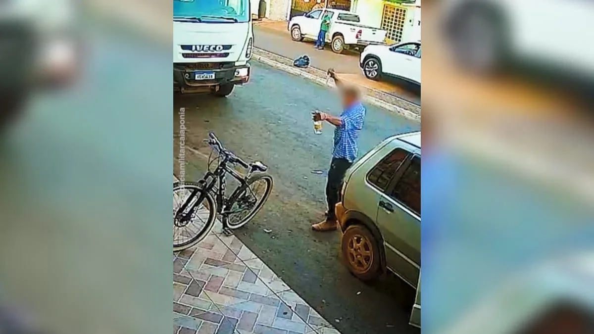 homem-ameaca-crianca-e-moradores-com-faca-no-meio-da-rua,-em-caiaponia