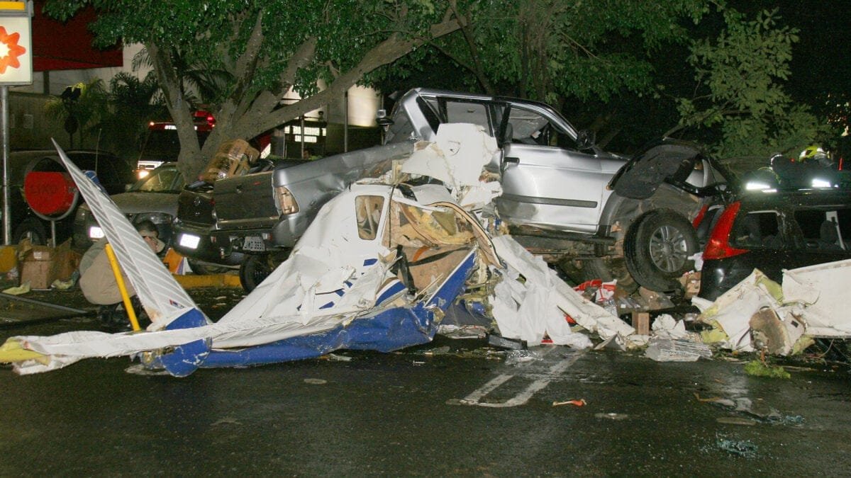 shopping-flamboyant-foi-palco-de-queda-de-aviao-em-2009