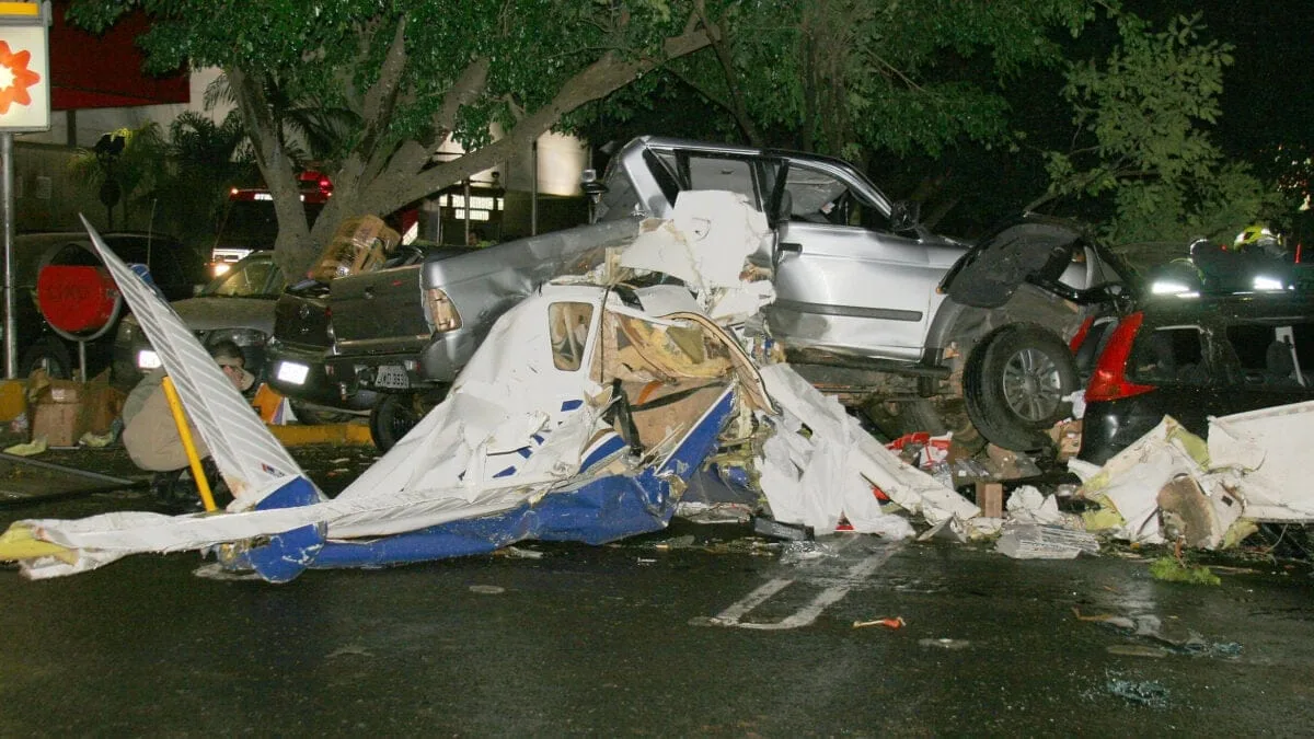 shopping-flamboyant-foi-palco-de-queda-de-aviao-em-2009