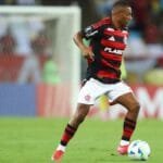 medico-do-flamengo,-runco-afirma-que-de-la-cruz-apresenta-‘lesao-cronica-e-irreparavel-no-joelho-direito’