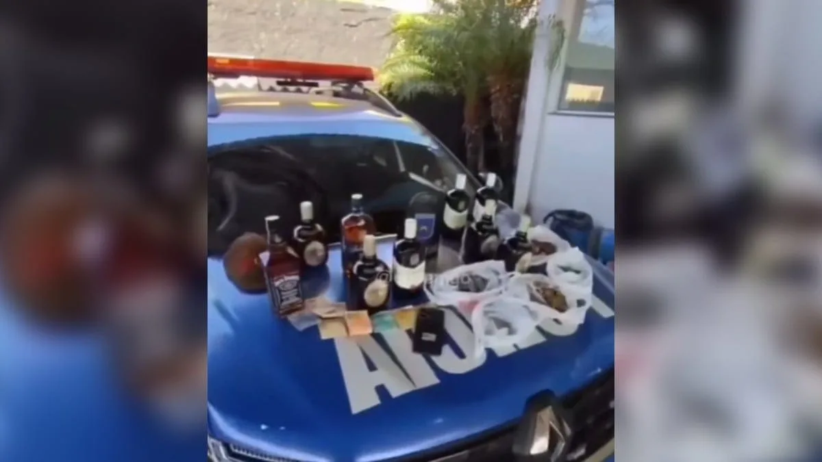 homem-furta-garrafas-de-whisky-em-goianira-e-e-preso-enquanto-bebia-o-produto