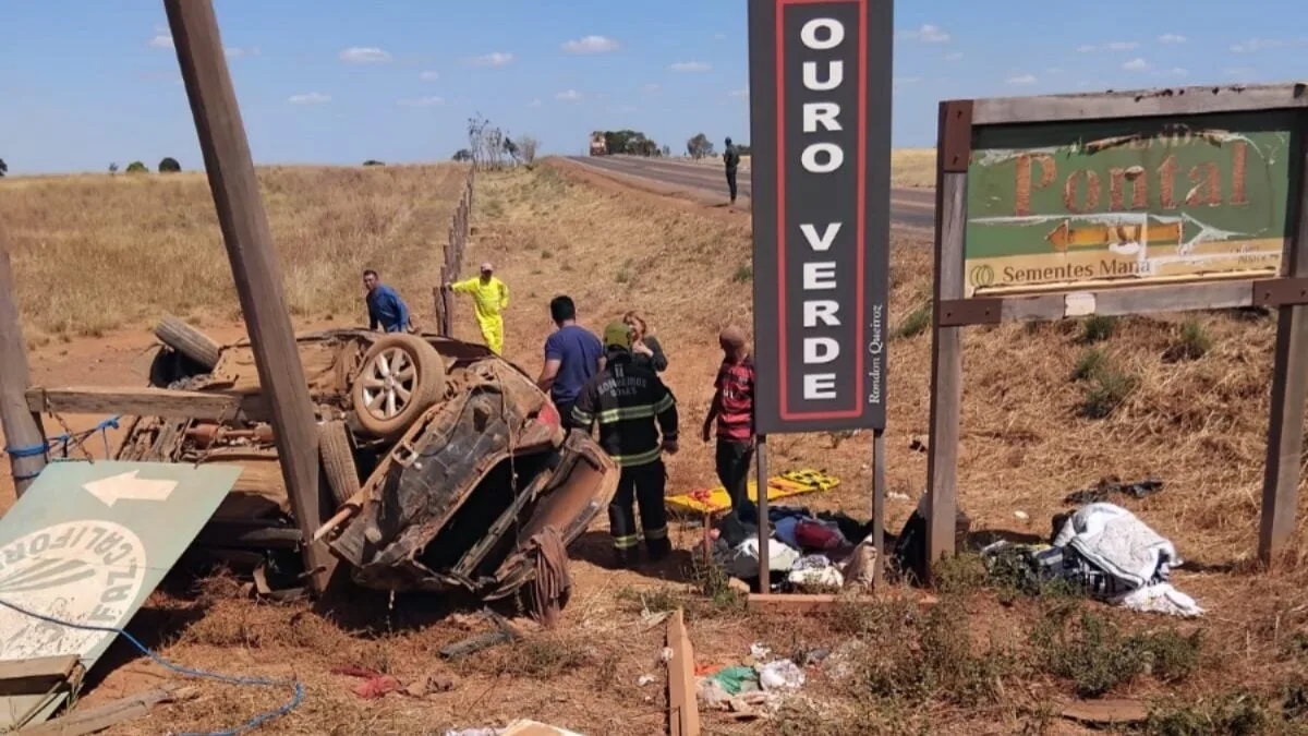 mulher-morre-e-4-ficam-feridos-apos-capotamento-na-go-164,-em-goias