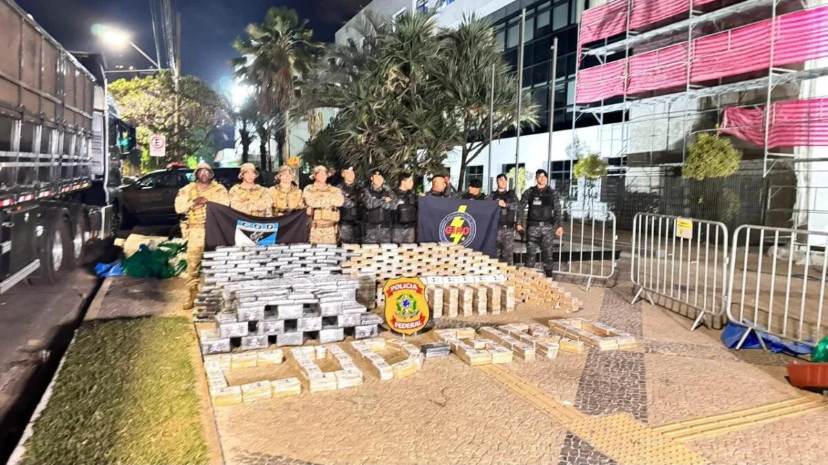 operacao-bate-recorde-anterior-e-apreende-1-tonelada-de-cocaina-em-goias