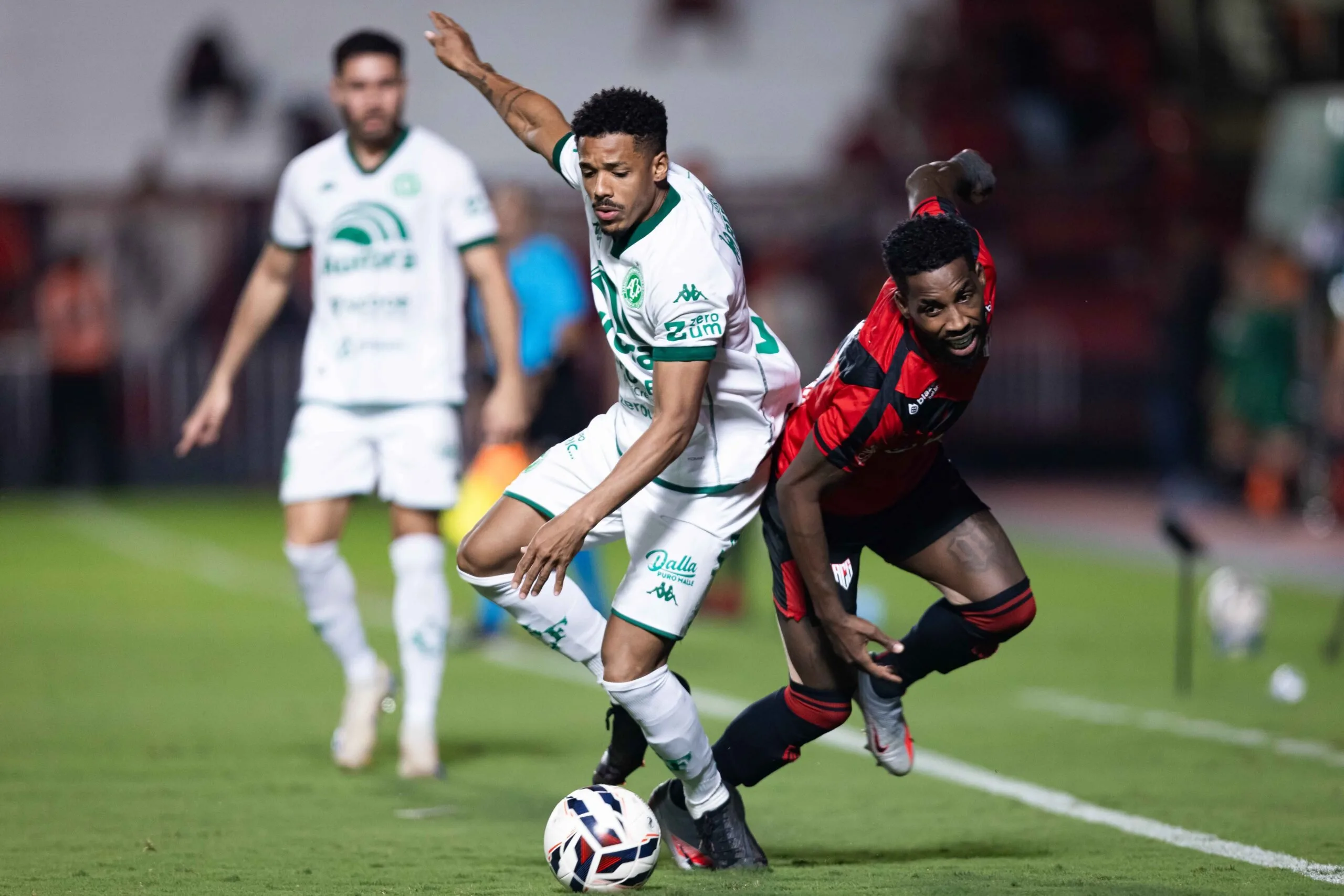 atletico-empata-com-a-chapecoense-e-chega-a-quatro-jogos-sem-vencer-na-serie-b