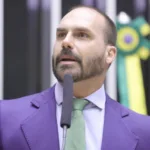 eduardo-bolsonaro-garante-que-nao-volta-ao-brasil-e-sonha-em-“colocar-moraes-na-cadeia”