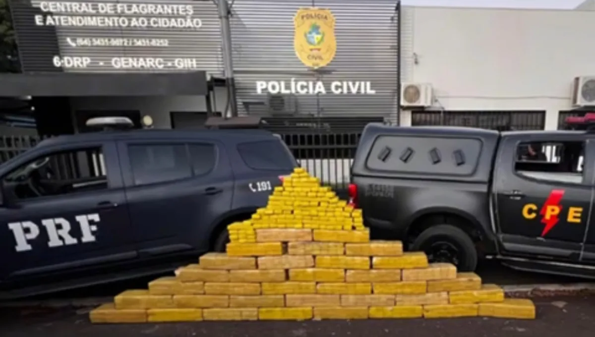 caminhoneiro-e-preso-ao-transportar-quase-900-pecas-de-maconha-em-itumbiara