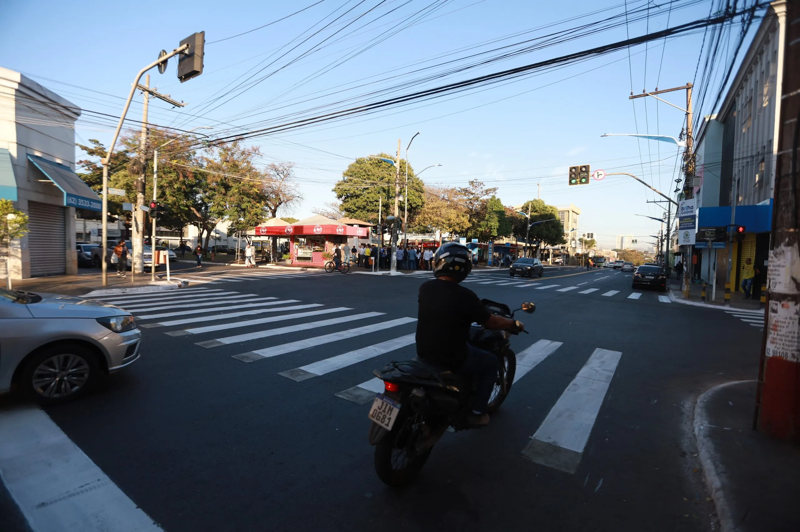 goiania:-corredor-da-24-de-outubro-provoca-mudancas-no-transito;-confira