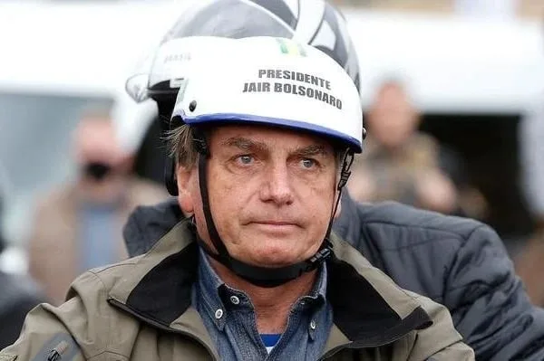mesmo-com-tornozeleira,-bolsonaro-vai-participar-de-motociata-em-brasilia
