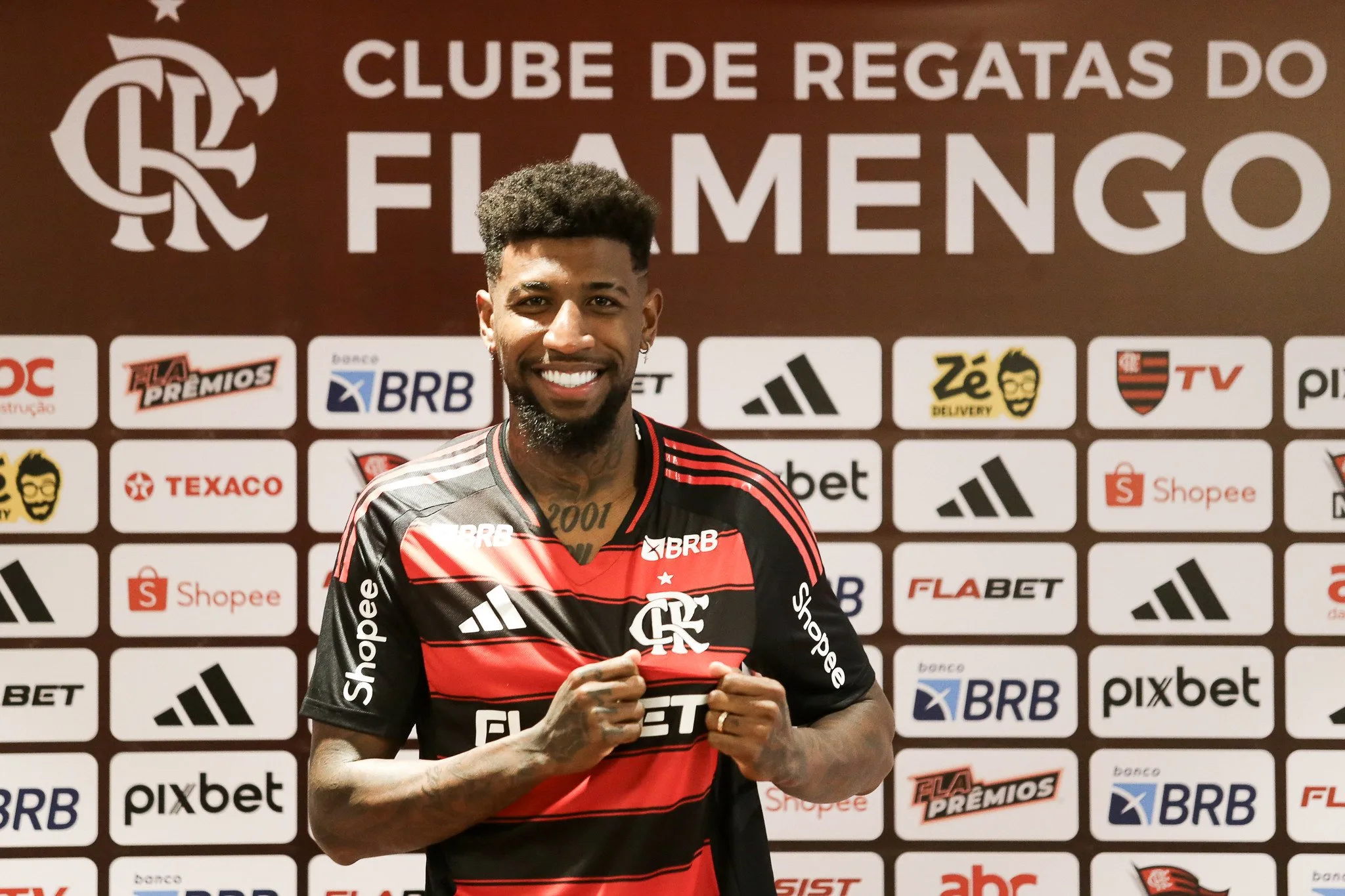 apresentado-pelo-flamengo,-emerson-royal-explica-volta-ao-futebol-brasileiro:-‘nao-e-pelo-dinheiro,-mas-pelo-projeto’