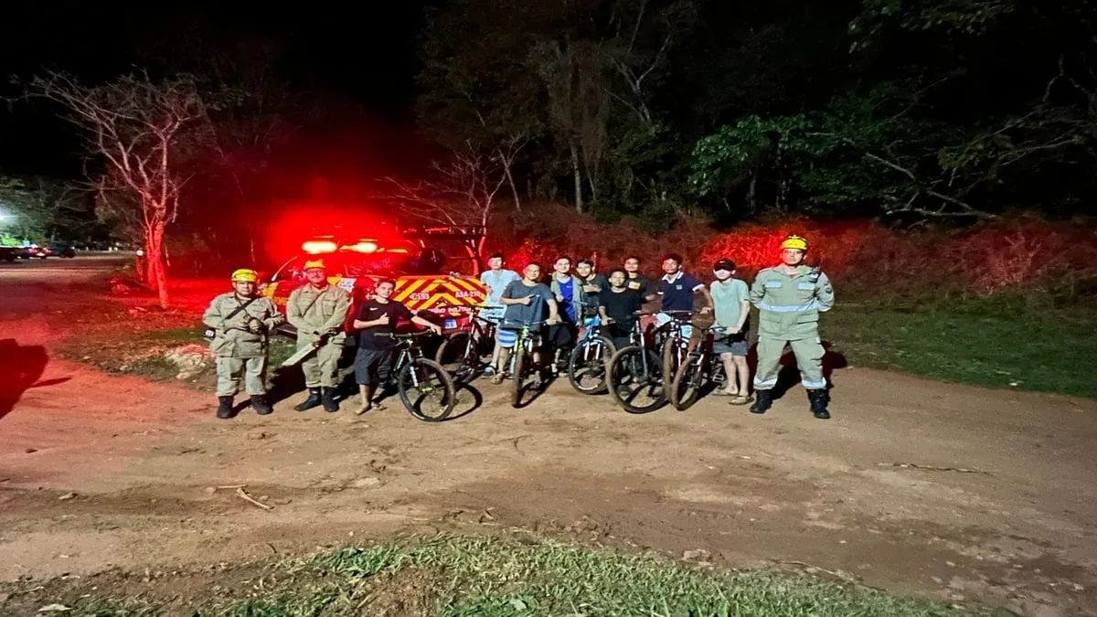 nove-adolescentes-sao-resgatados-apos-se-perderem-durante-trilha-em-rio-verde