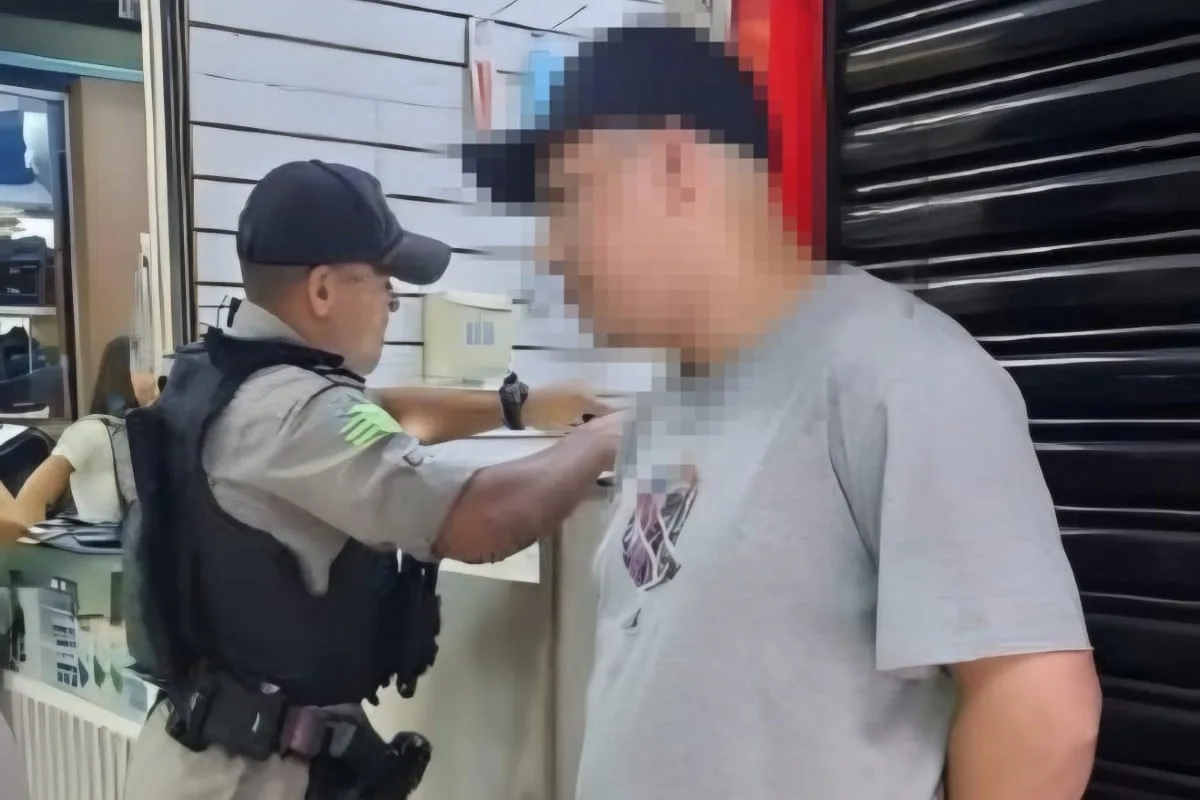 empresario-e-preso-por-vender-celulares-furtados-em-loja-no-setor-coimbra,-em-goiania