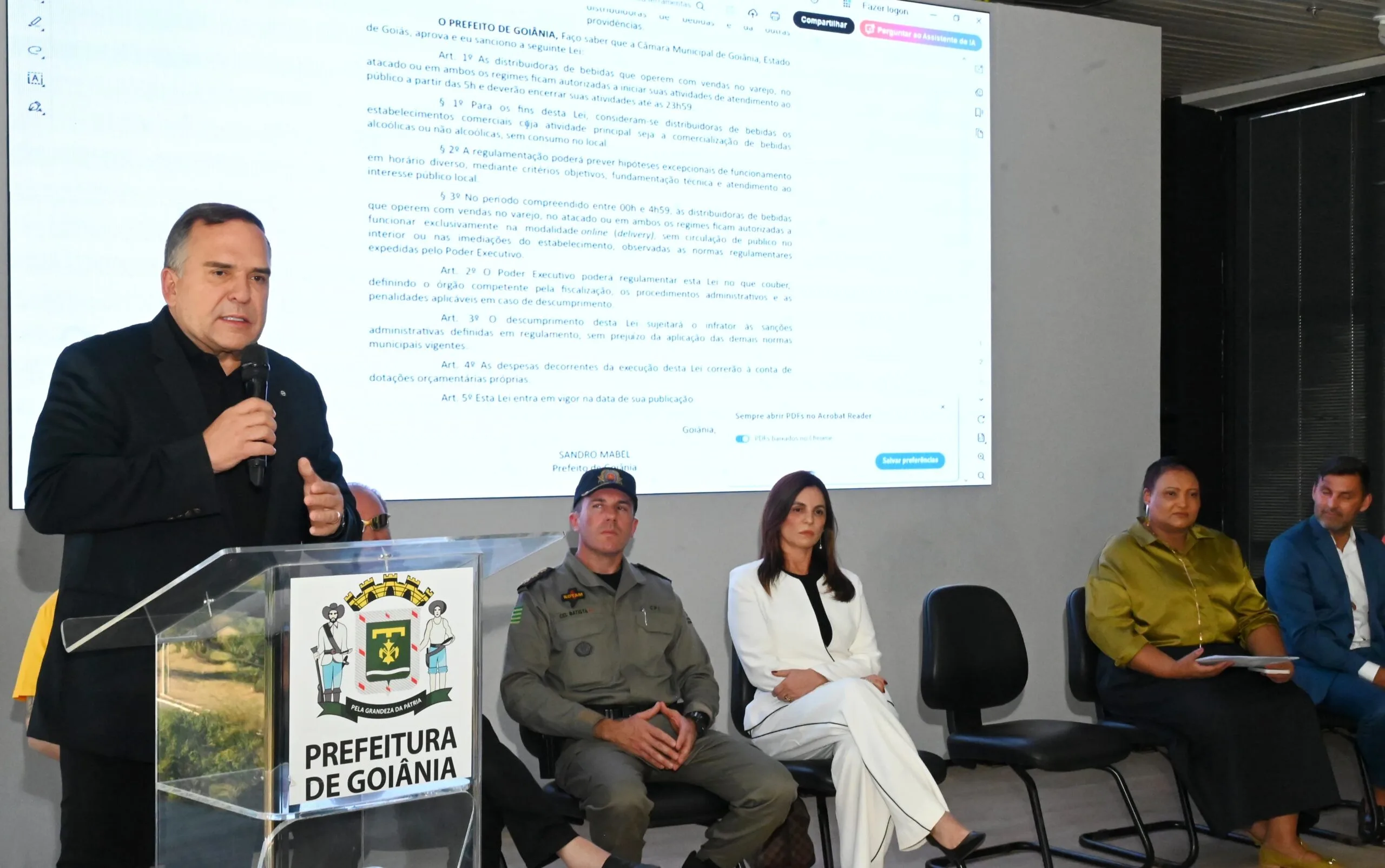 mirando-seguranca,-mabel-sanciona-lei-que-regula-horario-de-funcionamento-de-distribuidoras-de-bebidas