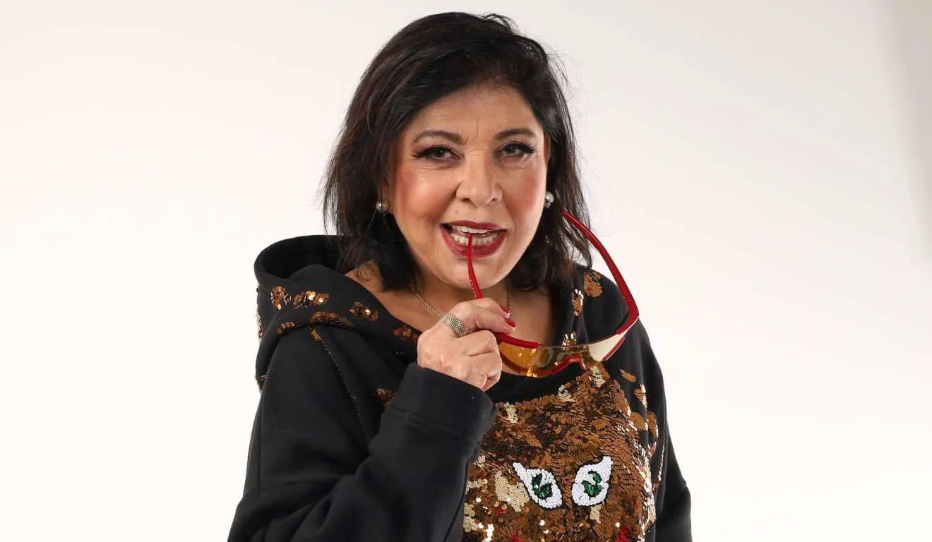 roberta-miranda-se-pronuncia-apos-chutar-homem-que-invadiu-o-palco;-video