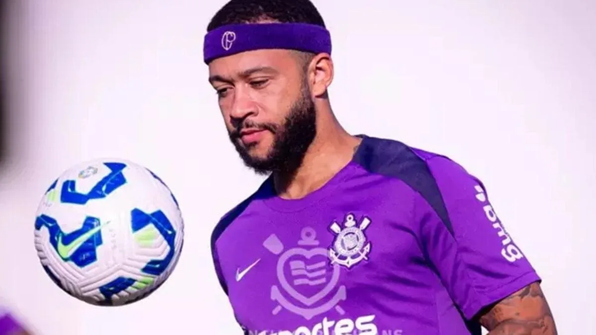 corinthians-diz-que-memphis-justificou-falta-a-treino-e-manifestou-desejo-de-permanecer-no-clube
