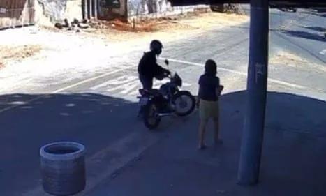 homem-e-preso-apos-derrubar-e-roubar-idosa-com-braco-quebrado-em-aparecida