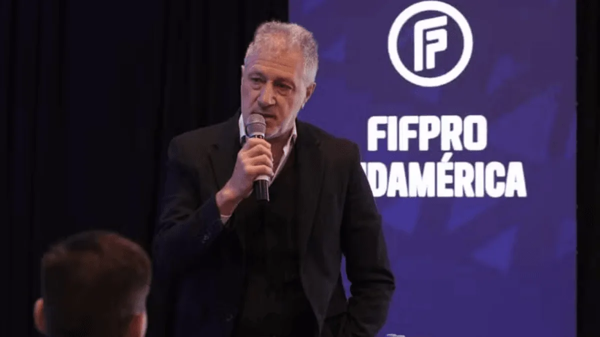 Presidente de sindicato chama Mundial de ‘pão e circo’ e critica Infantino: ‘Não pode brincar com a saúde dos jogadores’ 3 presidente-de-sindicato-chama-mundial-de-‘pao-e-circo’-e-critica-infantino:-‘nao-pode-brincar-com-a-saude-dos-jogadores’