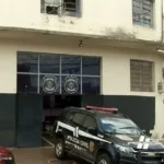 policias presos Homem é preso em Anápolis após ameaçar clientes e policiais com simulacro de arma