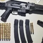 homem-e-preso-com-arsenal-de-armas-apos-ameacar-a-ex-mulher,-em-souzalandia