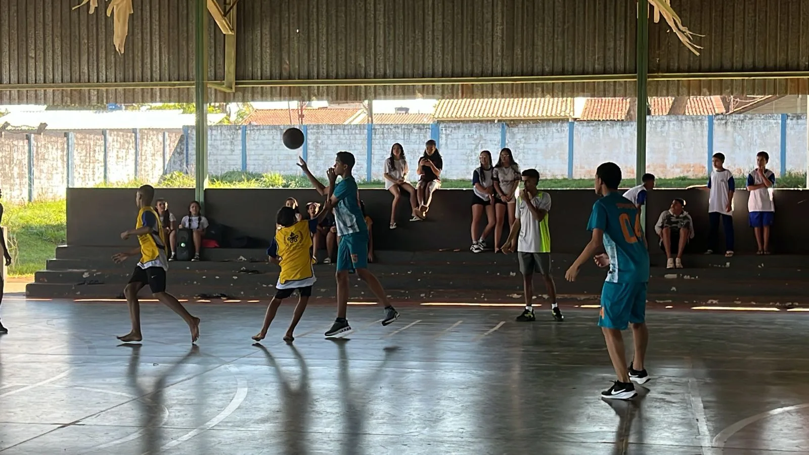 programa-jr.-nba-promove-clinicas-em-escolas-de-goiania;-veja-onde-acontece