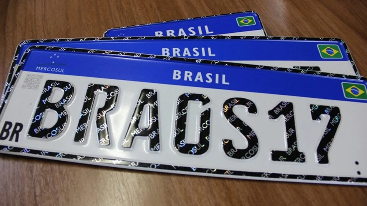 congresso-avalia-recolocar-municipio-e-estado-nas-placas-de-carro