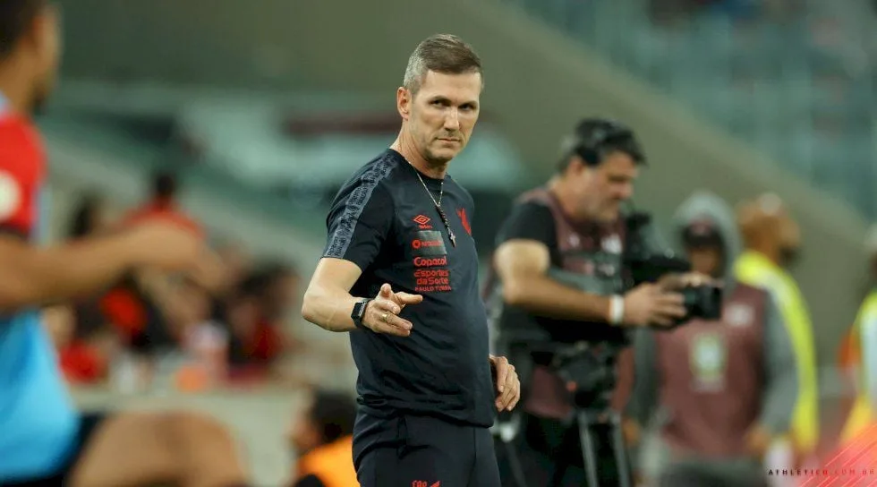 vila-nova-anuncia-paulo-turra-como-novo-treinador