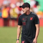 saiba-quem-e-paulo-turra,-novo-treinador-do-vila-nova