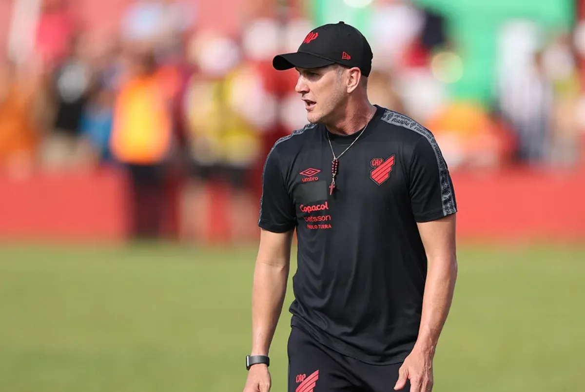 saiba-quem-e-paulo-turra,-novo-treinador-do-vila-nova