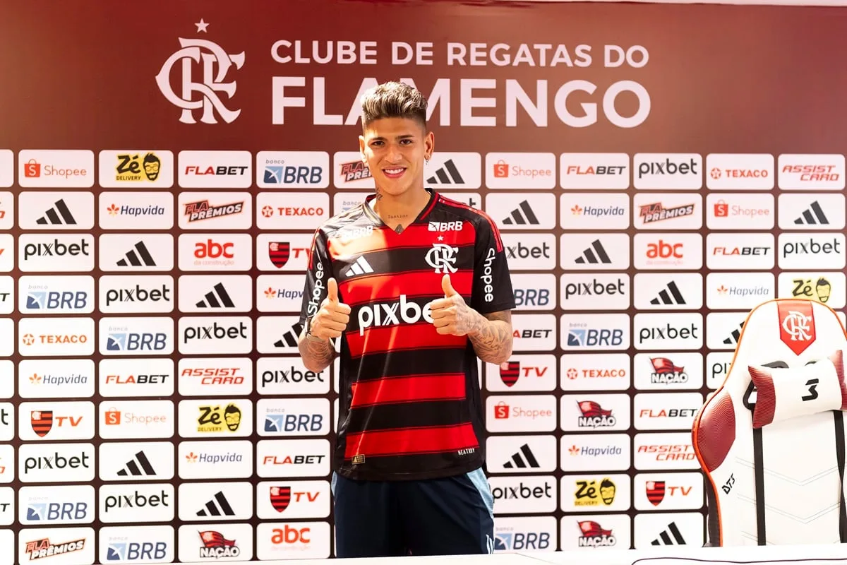 contratado-como-opcao-a-arrascaeta-no-flamengo,-carrascal-descarta-concorrencia-com-uruguaio:-‘jogador-diferente’
