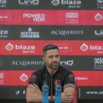 “o-torcedor-pode-esperar-um-time-que-vai-jogar-para-frente”,-promete-lacerda