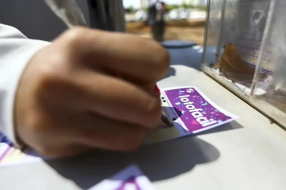 lotofacil:-aposta-de-anapolis-ganha-r$-3,4-milhoes