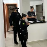 policia-apreende-celular-em-operacao-contra-o-“golpe-do-achadinho”,-em-aguas-lindas