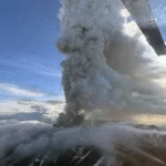 vulcao-na-russia-entra-em-erupcao-apos-mais-de-450-anos;-video