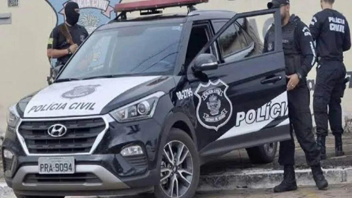 dupla-e-presa-ao-tentar-aplicar-golpe-de-r$-13-mil-com-cartao-clonado-em-loja-de-motos-em-goiania