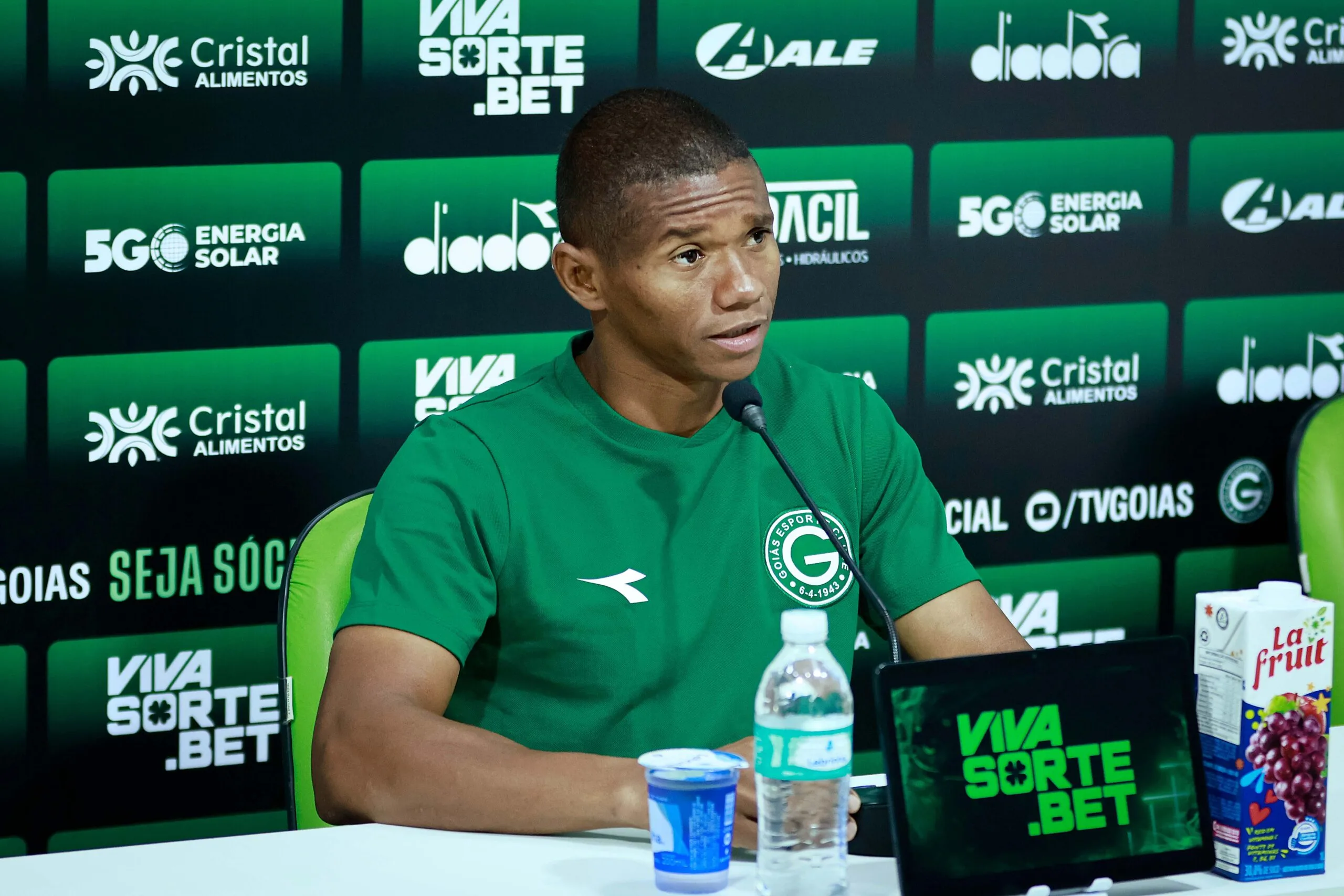 juninho-entende-cobrancas-feitas-ao-goias-e-projeta-sequencia-de-jogos-da-equipe-em-goiania