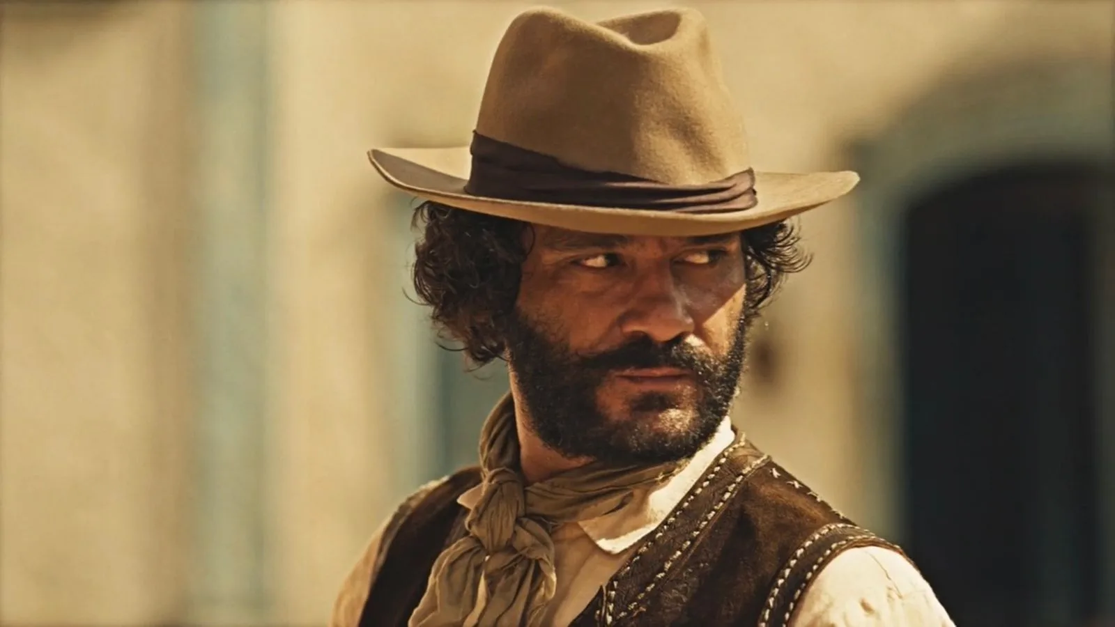 “calixto-chegou-no-publico-de-um-jeito-que-eu-nao-esperava”,-diz-ator-goiano-sobre-personagem-em-guerreiros-do-sol