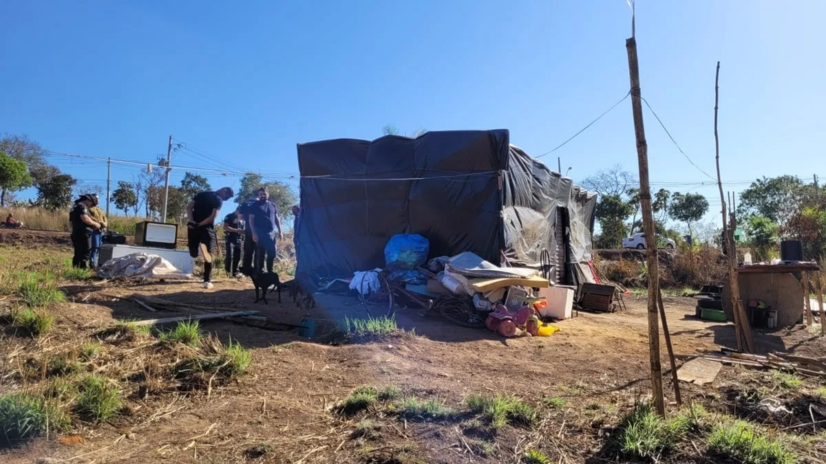 familias-que-ocupam-area-de-preservacao-ambiental-no-real-conquista-sao-notificadas