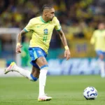bola-de-ouro-2025:-raphinha-e-vini-jr.-sao-indicados-a-disputa-do-premio-de-melhor-jogador-do-mundo;-confira-lista